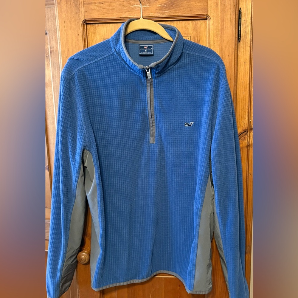 Vineyard Vines 3/4 zip pull over. Never worn. Excellent condition.